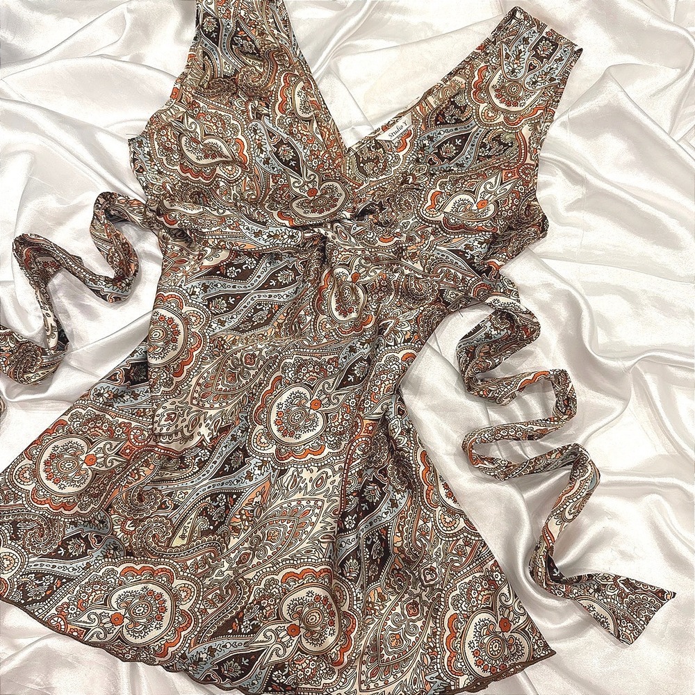 Studio Y Paisley V-Neck Sleeveless Top Brown Orange Blue Tie Back Medium